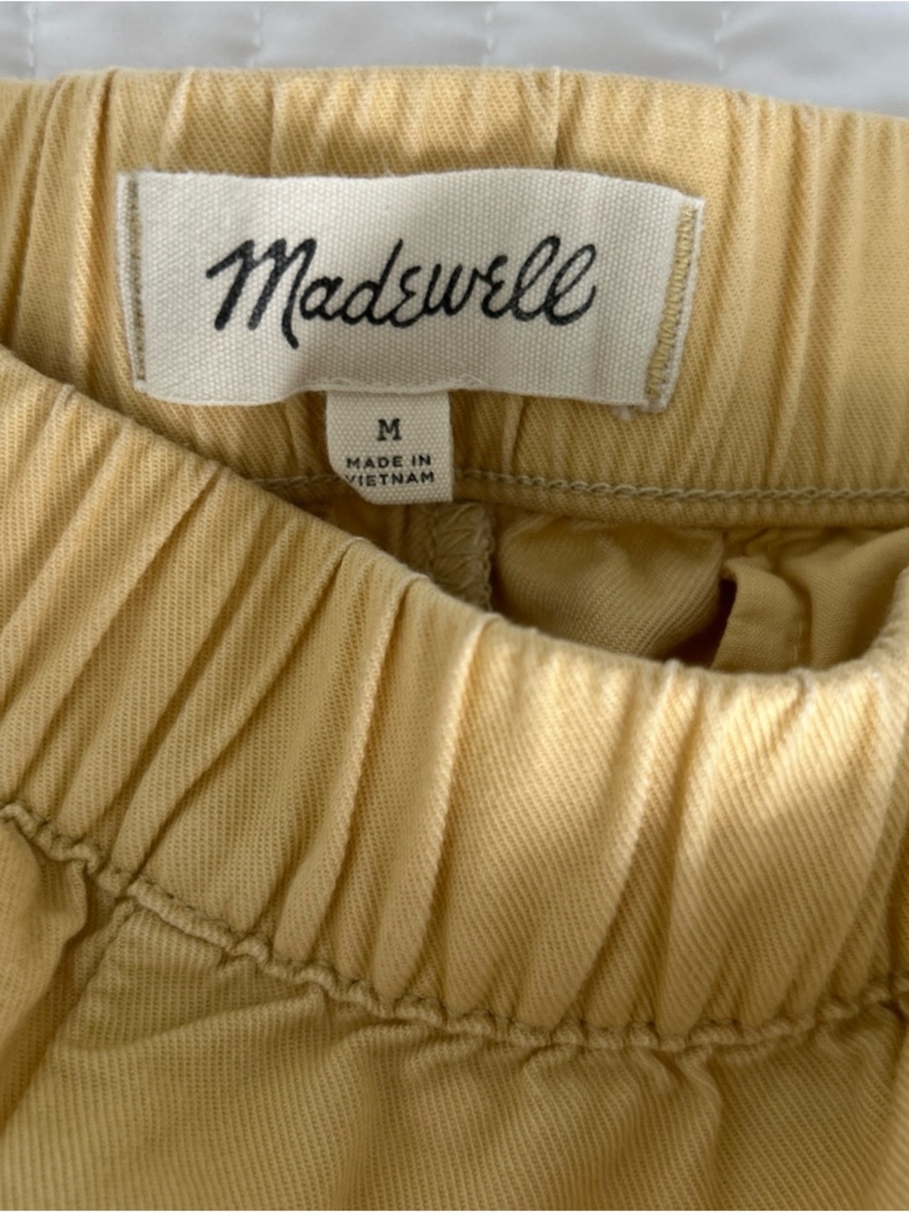 Madewell Women’s Pull-On Shorts
Light Straw
Medium - Picture 11 of 16